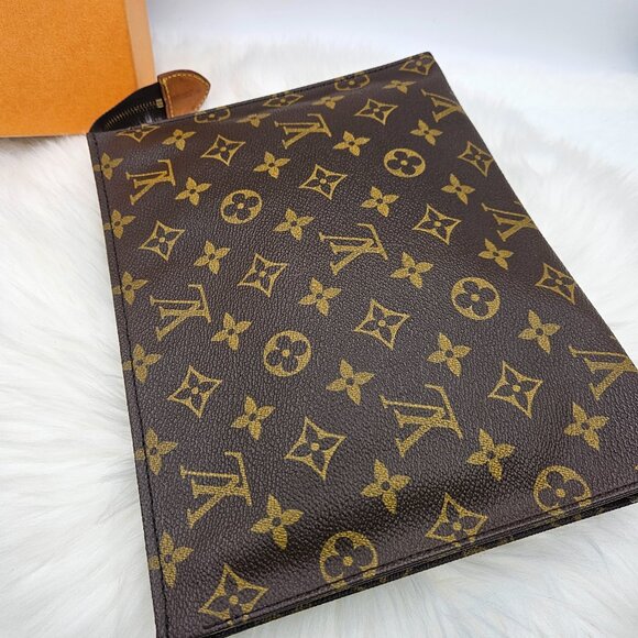 Louis Vuitton  Monogram Pouch 26cm[5KKZrE] - Picture 8 of 17